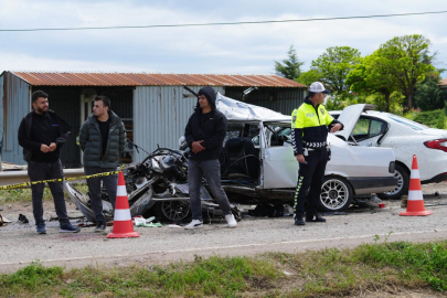 Kırıkkale'de iki otomobil çarpıştı: 2 ölü, 7 yaralı