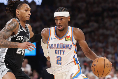 NBA play-off'larında Spurs, Thunder'ı yenerek seriyi 3-3 yaptı