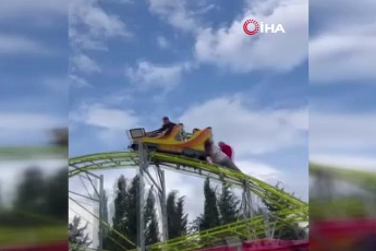İzmir'de korku dolu anlar: Metrelerce yükseklikte baş aşağı asılı kaldılar!