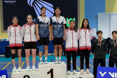 Badmintonda Bursa Osmangazi’ye çifte madalya