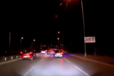 Bursa'da trafikte tehlikeli anlar! Makas atarak...