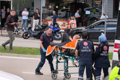 Bursa'da yol verme kavgasında bıçaklı kavga: 1'i ağır polis dahil 5 yaralı