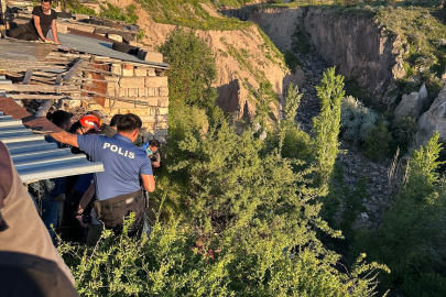 Nevşehir'de babasından kaçan zihinsel engelli şahıs deredeki ağaçta asılı kaldı