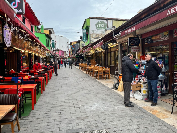 2. Durak: Kayhan Çarşısı – Bursa'nın Sokak Lezzetleri