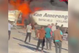 Hatay'da, yük boşaltan TIR’larda çıkan yangın söndürüldü