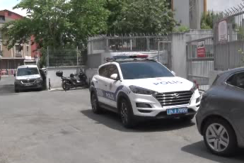 İstanbul Eyüpsultan'da lise öğrencisi okulun 2. katından atladı