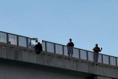 Kayseri'de yiyadükten atlamak isteyen şahsı kaymakam ikna etti