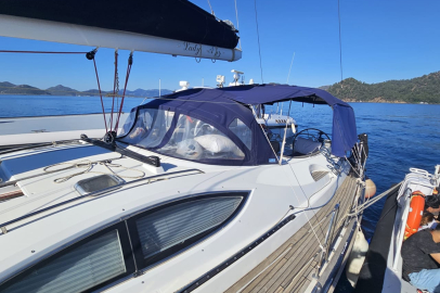 Muğla'da yelkenli teknede 36 düzensiz göçmen ve bir göçmen kaçakçısı yakalandı