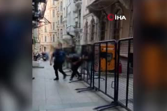 İstanbul Beyoğlu'nda aracına turisti aldıktan sonra taksimetreyi açmayan şoför tutuklandı