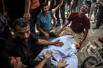Katil İsrail'in Gazze'ye saldırılarında can kaybı 72 bin 942'ye yükseldi