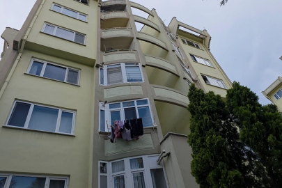 Kütahya'da apartmanda yangın paniği: 2 kişi dumandan etkilendi