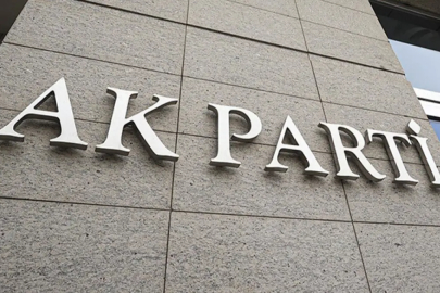AK Parti'de 4 il başkanı görevden alındı