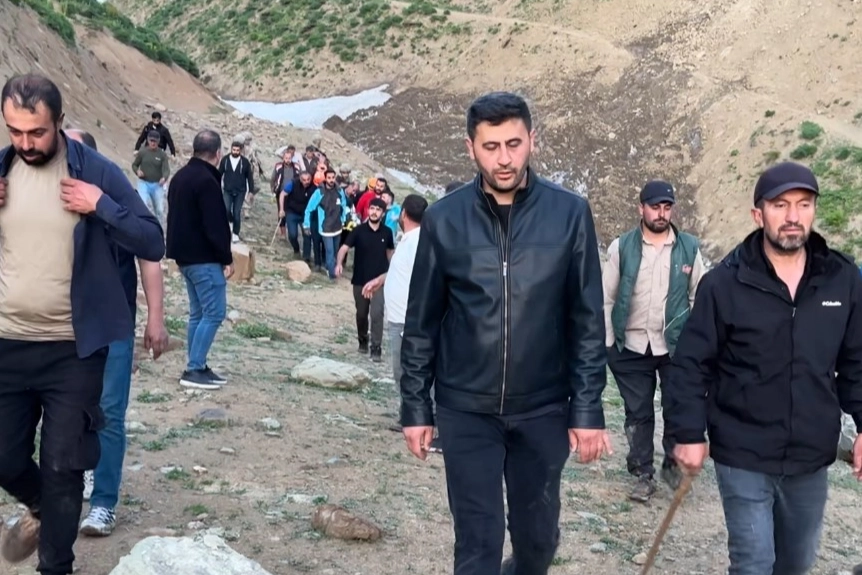 Hakkari Yüksekova kırsalında zorlu kurtarma operasyonu