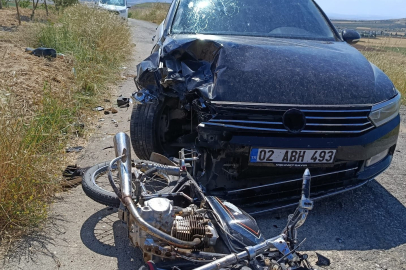Adıyaman'da otomobil ile motosiklet çarpıştı: 2 ağır yaralı