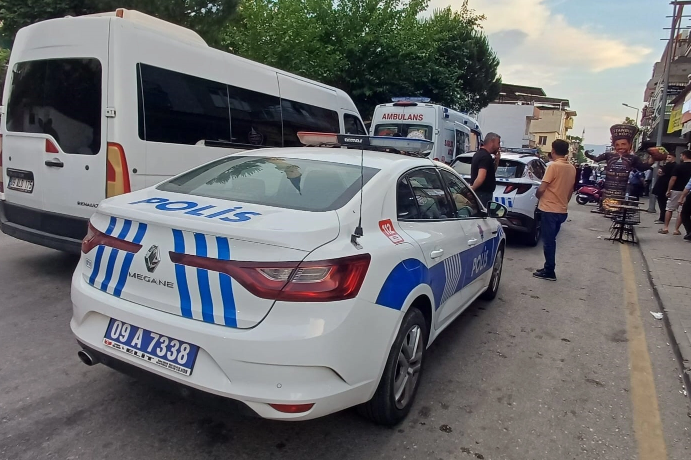 Aydın'da iki grup arasında kavga çıktı, bir polis yaralandı