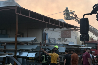 Mersin Tarsus’ta atölyede çıkan yangın korkuttu
