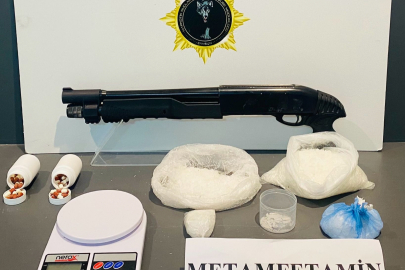 Samsun'da zehir tacirlerine gözaltı: 831 gram metamfetamin ele geçirildi
