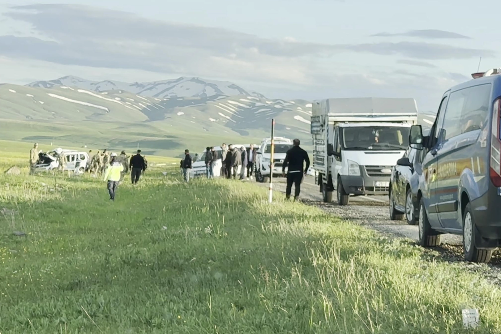 Erzurum'da hafif ticari araç takla attı; 1’i bebek 3 ölü, 4 yaralı