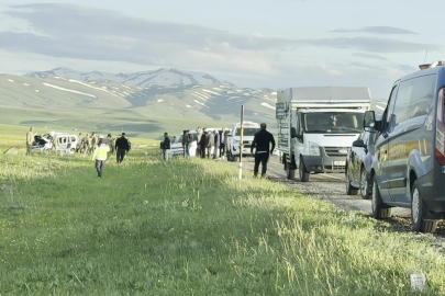 Erzurum'da hafif ticari araç takla attı; 1’i bebek 3 ölü, 4 yaralı