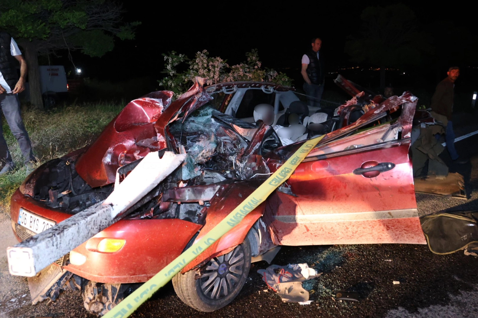 Nevşehir'de tırın tamponu otomobile ok gibi saplandı: 1 ölü