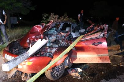 Nevşehir'de tırın tamponu otomobile ok gibi saplandı: 1 ölü