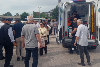 Zonguldak Alaplı'da minibüs, motosiklete çarptı 1 yaralı