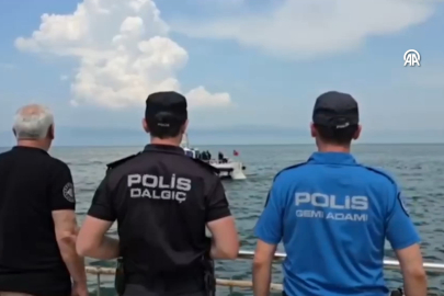 Bursa'da denizden 2,5 ton atık çıkarıldı