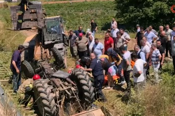 Bursa'da kontrolden çıkan traktör köprüden aşağı uçtu