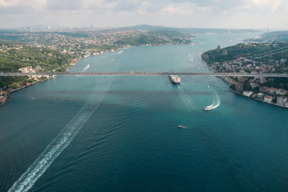 İstanbul Boğazı'nda gemi trafiği çift yönlü askıya alındı