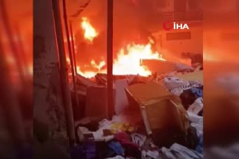 İstanbul Küçükçekmece’de kentsel dönüşüm nedeniyle boşaltılan sitede yangın