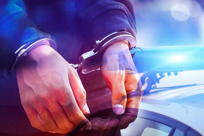 Kendilerini polis ve savcı olarak tanıtan 4 dolandırıcı yakalandı