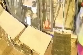 Bursa'da dükkan sahibini şok eden hırsızlık! Peruk ve şortla...