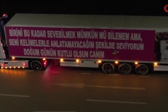 Bursa'da eşinin doğum günü için 25 metrelik tırı kapladı