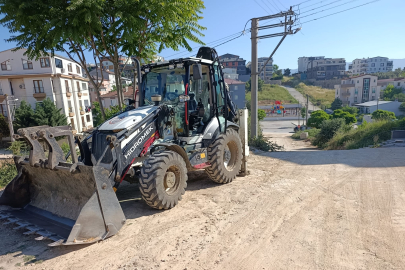 Bursa Orhangazi'de&nbsp;tarım yolları freze malzemeyle güçlendiriliyor