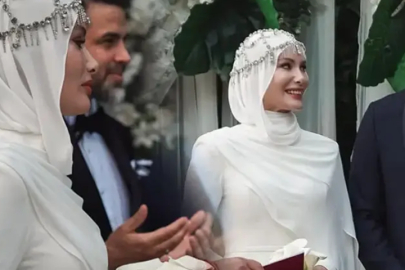 Romantik kutlama! Reshad Strik eşi Gamze Özçelik'i paylaştı