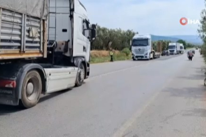 Bursa'da tırlar çarpıştı: Facianın eşiğinden dönüldü!
