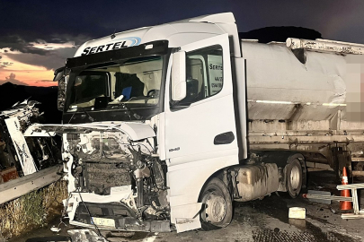 Manisa’da iki tır çarpıştı: 1’i ağır 2 yaralı