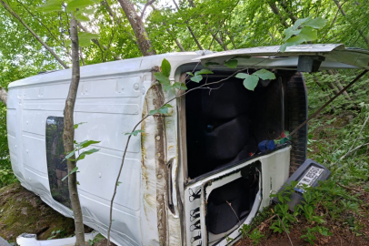 Ordu'da yolcu minibüsü uçuruma yuvarlandı: 9 yaralı