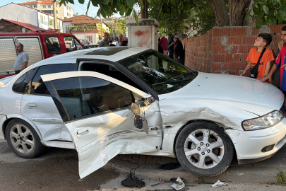 Tokat'ta işçi servisi ile otomobil çarpıştı: 5 yaralı