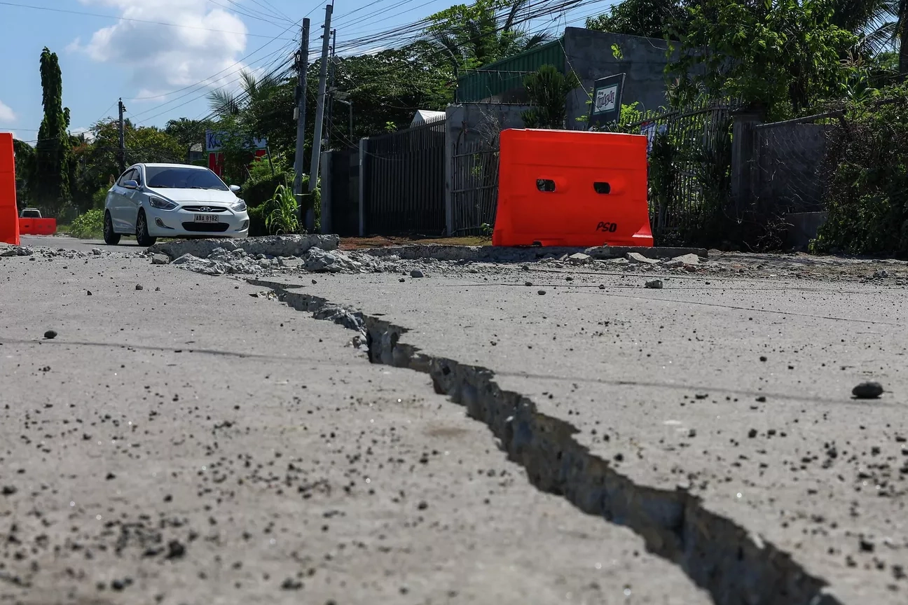 Filipinler'deki 7.8'lik depremde can kaybı yükseliyor: Yüzlerce yaralı var!