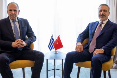 Hakan Fidan, Yunanistan Dışişleri Bakanı Yerapetritis’e resti çekti!