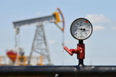 Hürmüz krizi petrolü ateşledi: ABD tahminlerini güncelledi