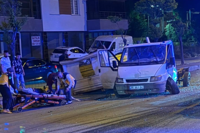 Yozgat'ta minibüs ve otomobil çarpıştı: 2 kişi yaralandı