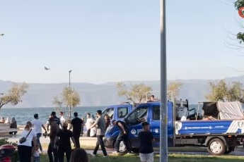 Bursa Mudanya sahilinde seyyar satıcı denetimi!