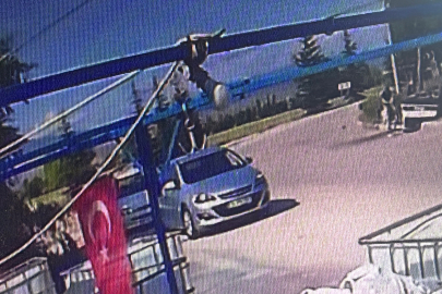 Eskişehir'de takla atan Tofaş refüje devrildi: 2 yaralı