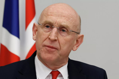 İngiltere Savunma Bakanı John Healey istifa etti