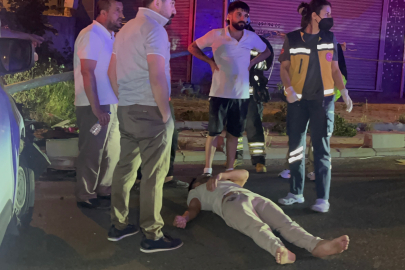 Tekirdağ Çorlu'da aydınlatma direğine çarpan araç hurdaya döndü