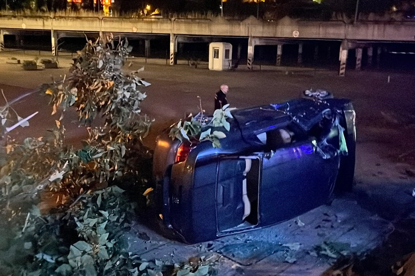 Bursa'da dehşet gecesi! Sıkıştırılan otomobil takla attı: 4 yaralı, sürücü firarda...