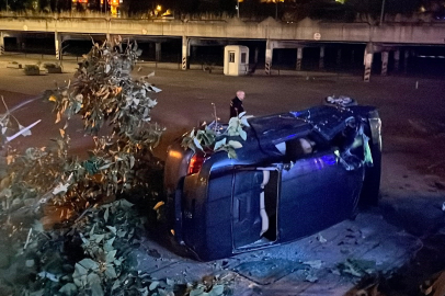 Bursa'da dehşet gecesi! Sıkıştırılan otomobil takla attı: 4 yaralı, sürücü firarda...