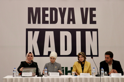Bursa'da "Medya ve Kadın Paneli" düzenlendi